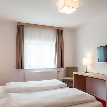 Gaestehaus Brugger Couette-café 3*