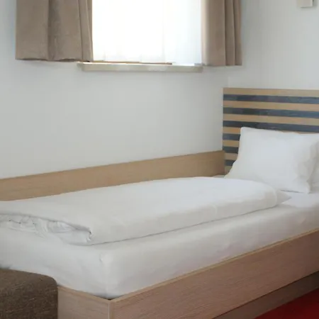 Bed & Breakfast Gaestehaus Brugger 3*