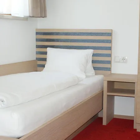 Gaestehaus Brugger فندق مبيت وإفطار لاوتيراخ