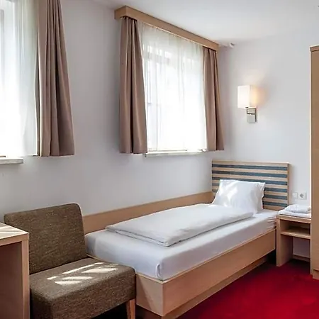 Bed & Breakfast Gaestehaus Brugger 3*